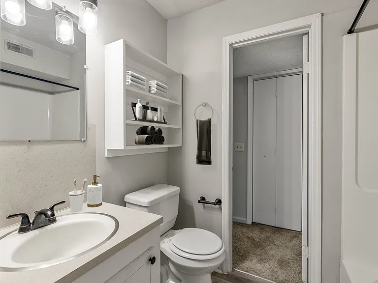 The Montana Apartments — Photo 6