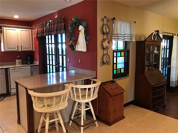 5th image of 8161 Shadywood Ct