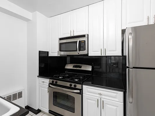 Rented by GoodRock Realty | media 18