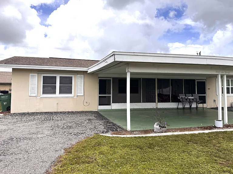 4620 SE 4th Pl — Photo 12