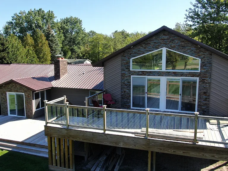 1571 N Huron Rd — Photo 5