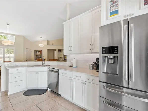 1195 Silverstrand DR, NAPLES, FL 34110