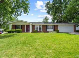 1200 Moncoeur Dr, Saint Louis, MO 63146