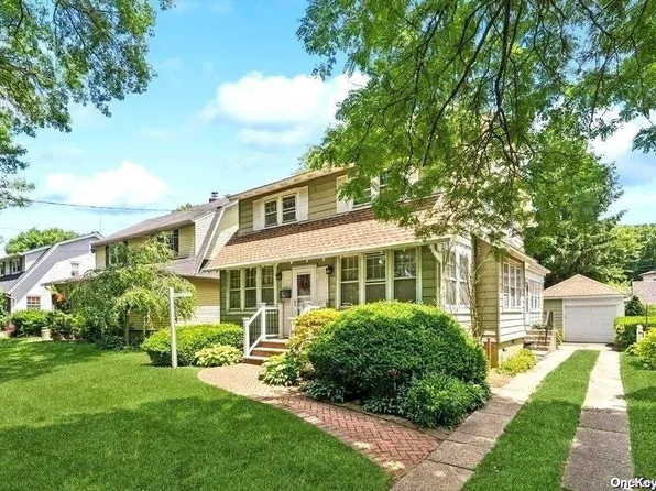 77 Remsen Lane, Floral Park, NY 11001