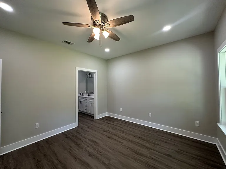 1332 Jackson St — Photo 17