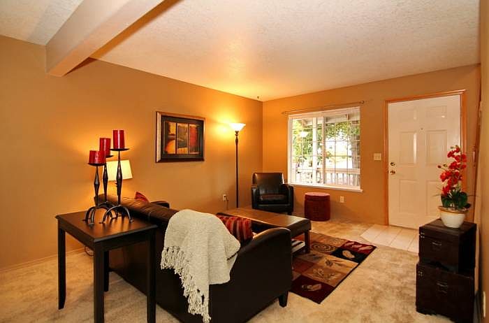 2nd image of 805 Barclay Hills Dr