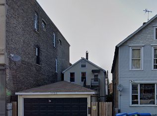 1122 W 19th St APT 1, Chicago, IL 60608