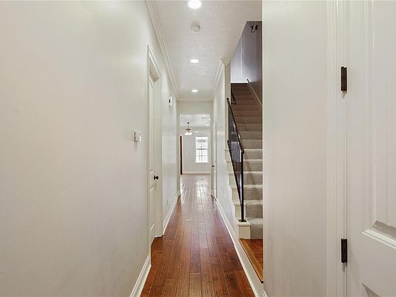 3rd image of 1550 Lacadie Dr Unit 2
