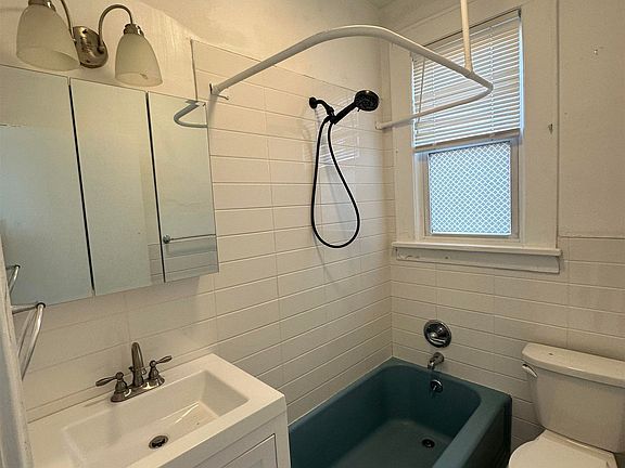 4th image of 79 Kipp Ave Floor 2