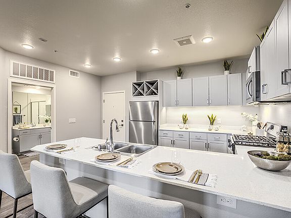 3rd image of 1501 Rock Springs Dr APT 152