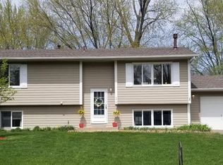 675 Doris Ave, Shoreview, MN 55126