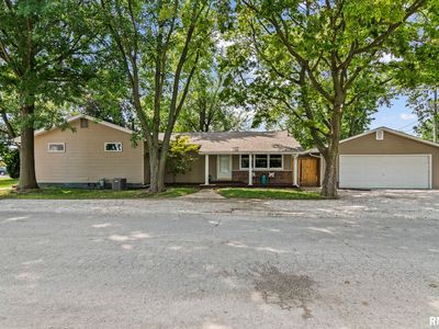 415 E Spruce St, Chatham, IL, 62629