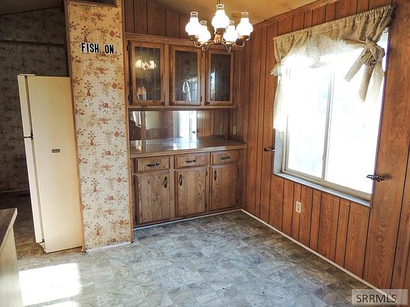 3rd image of 2156 Carriage Ln