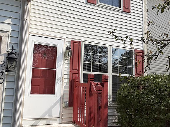 2nd image of 240 Richards Dr #240