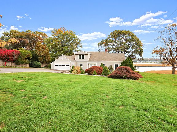 556 Bridgeview Place