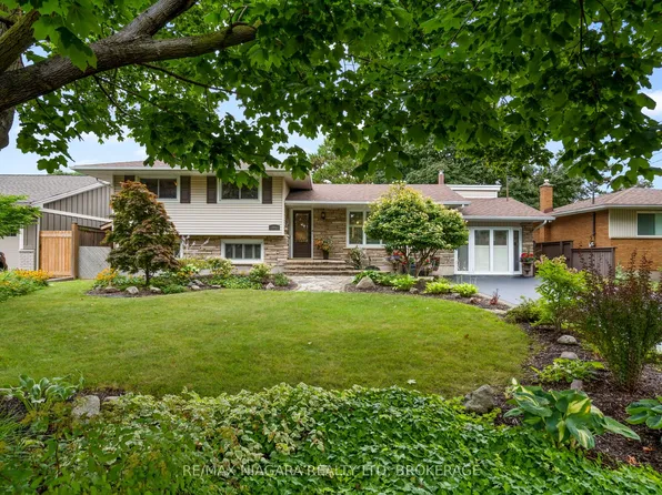 44 Lockview Cres, Saint Catharines, ON L2M 2T3
