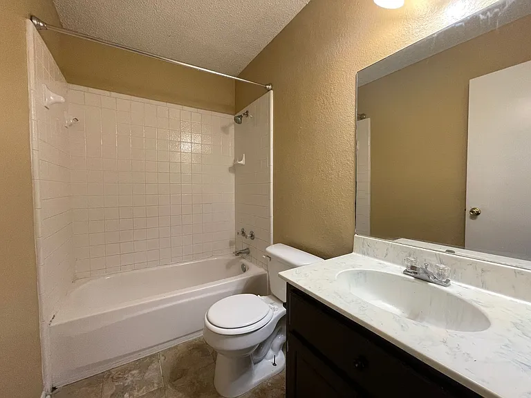 2806 Derby Dr — Photo 16