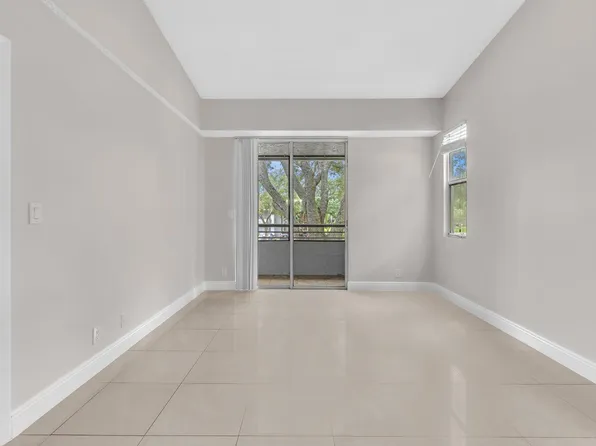 601 LYONS Road #7201, Coconut Creek, FL 33063