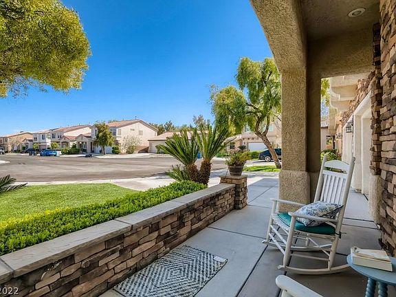 4th image of 2540 Carmona Cir