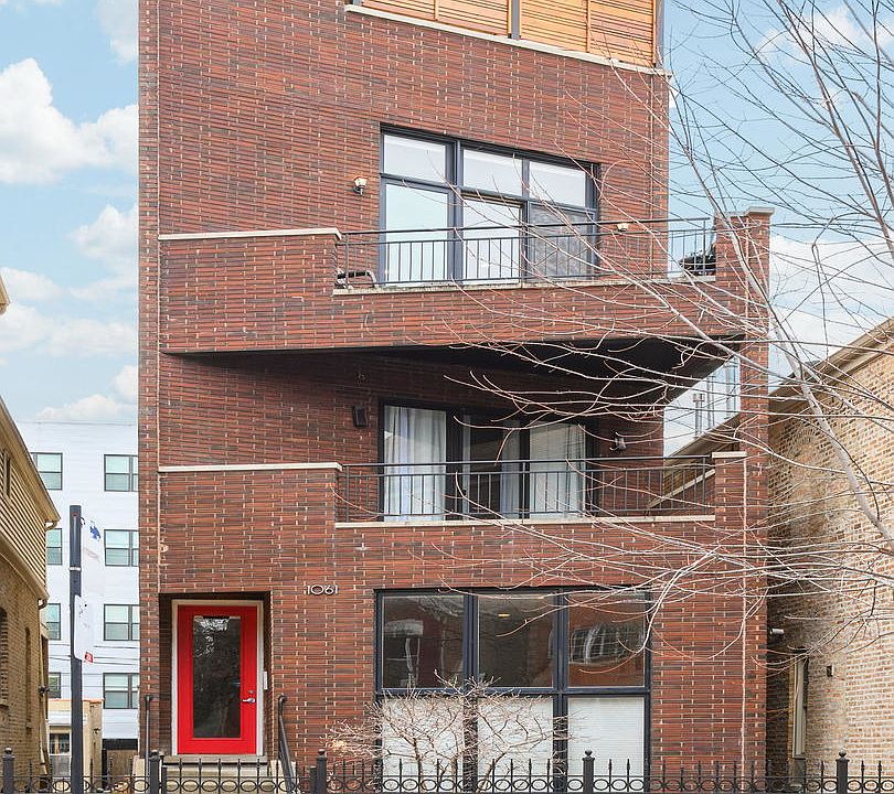 1st image of 1061 N Marshfield Ave #3