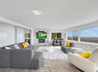 8697 Hollywood Blvd, Los Angeles, CA 90069