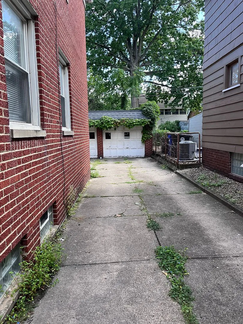 3199 W 116th St — Photo 2
