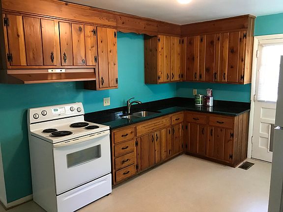 Kitchen, granite counter top/pine cabinets