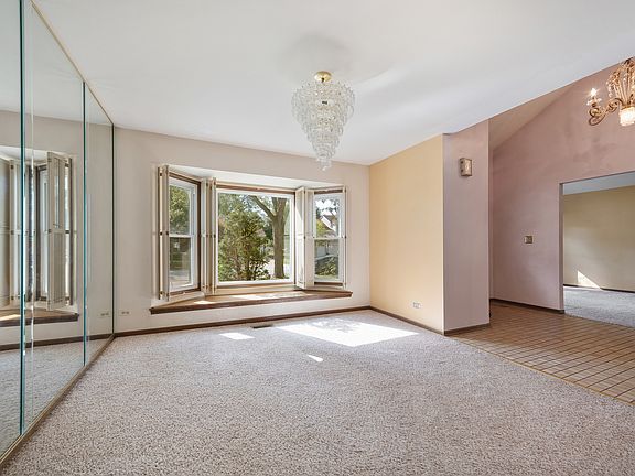 3rd image of 565 Rutgers Ln