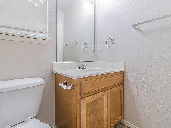 5th image of 501 Marquette Ave #744