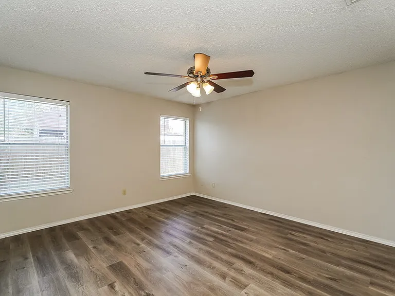 7900 Flowertree Ct — Photo 11