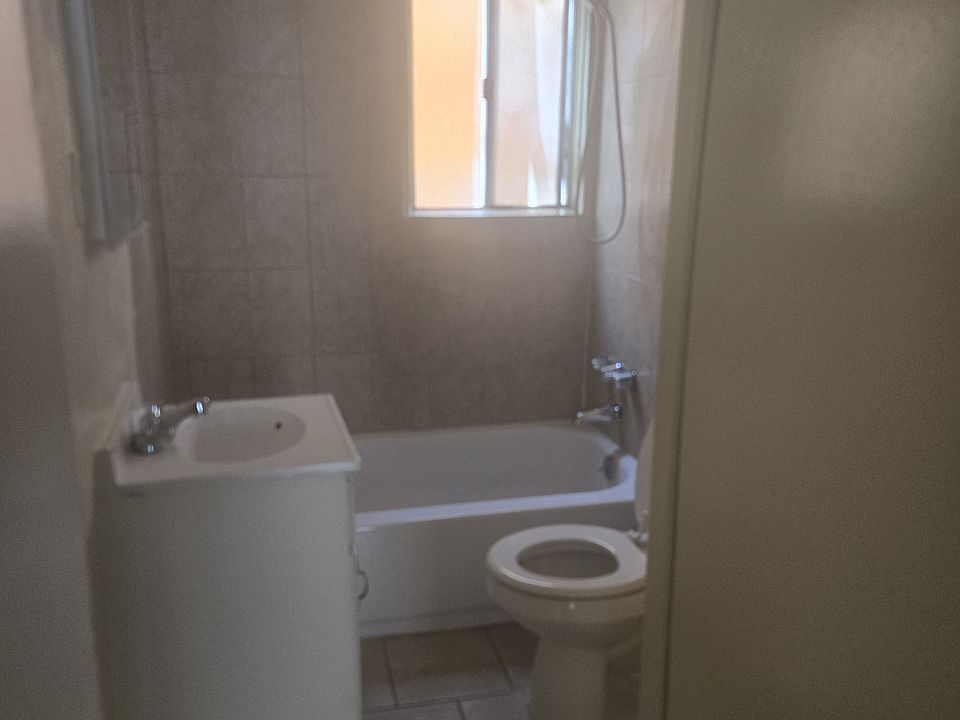 1st image of 5609 Maywood Ave #H