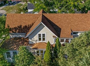 18 Madison St, Algonquin, IL 60102