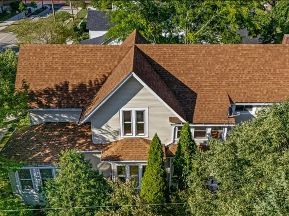 18 Madison St, Algonquin, IL 60102