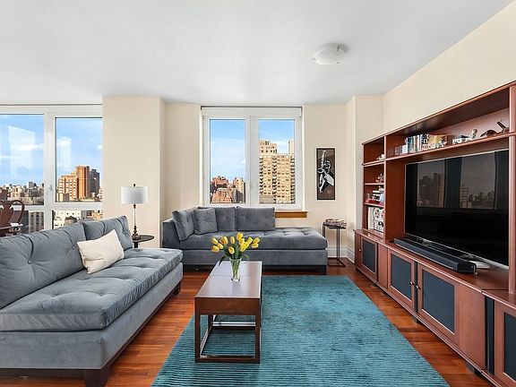 3rd image of 300 E 77th St APT 25B