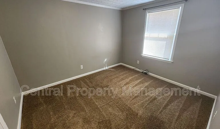 300 Florence Dr — Photo 15