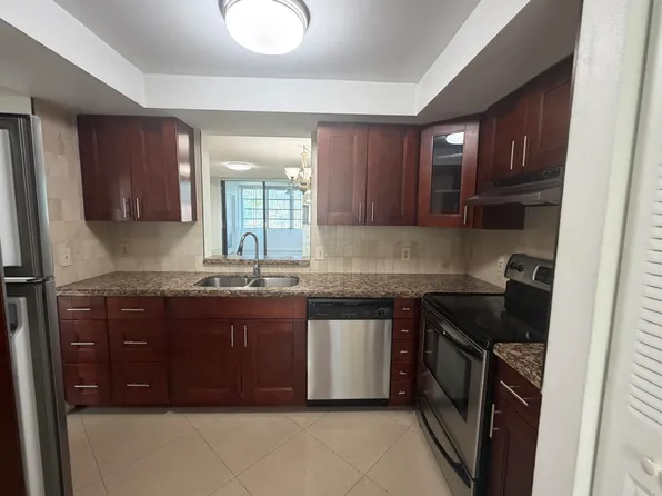 7380 NW 18th St APT 204, Margate, FL 33063