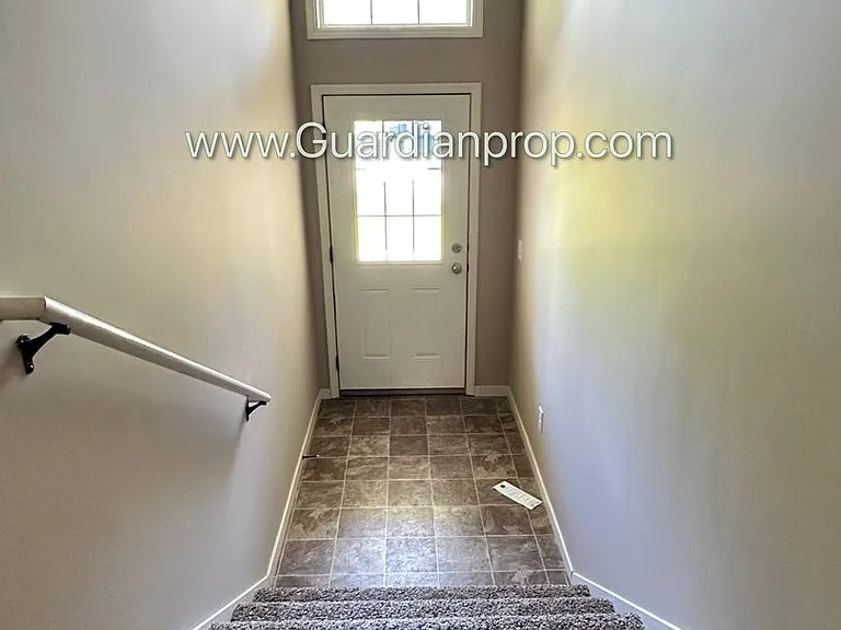 11946 Emery Village Dr N — Photo 22