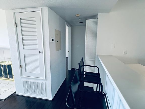 4th image of 3885 Carter Drive #202