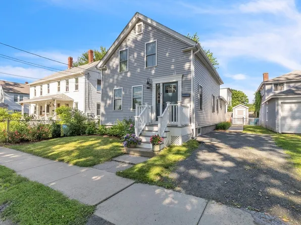 7 Myrtle St, Greenfield, MA 01301