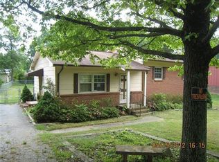 330 Sunset Dr, Eden, NC 27288