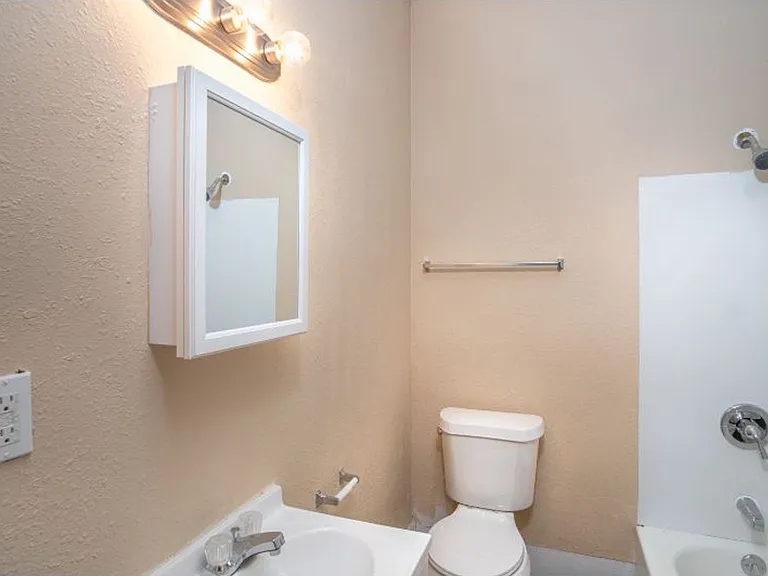639 Canton — Photo 18