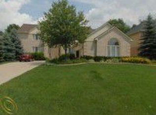2740 Duffers Ln, Commerce Township, MI