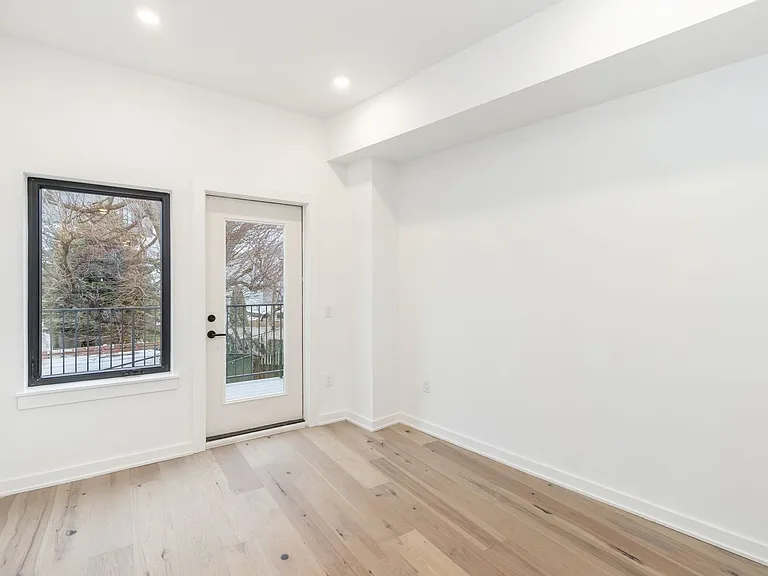 1601 Frankford Ave — Photo 29