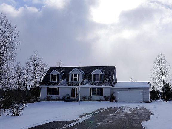 2nd image of 15051 Green Ln