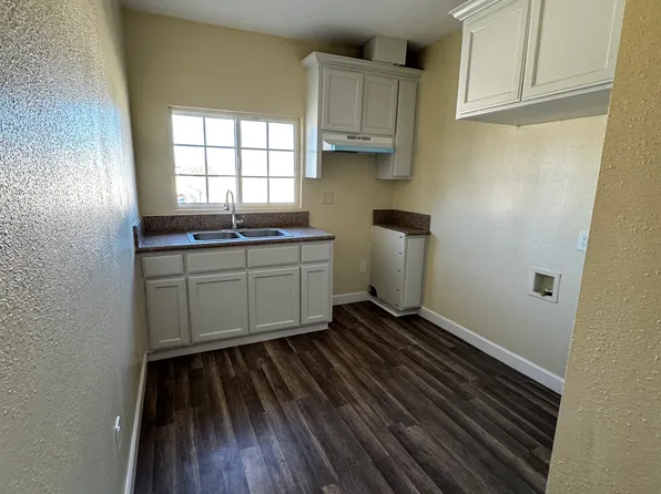 132 N Pacific Ave #C, San Pedro, CA 90731