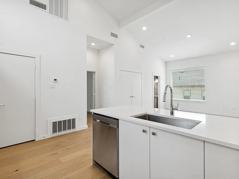6144 Oram St #5 — Photo 20