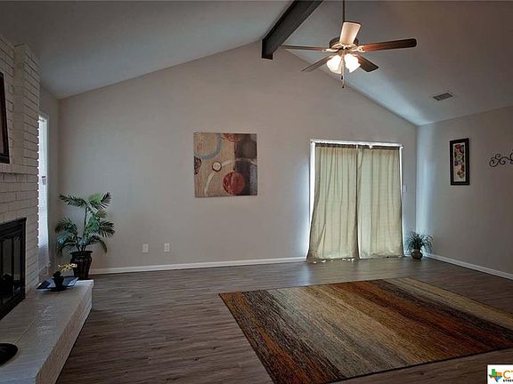 3rd image of 106 Londonderry Dr
