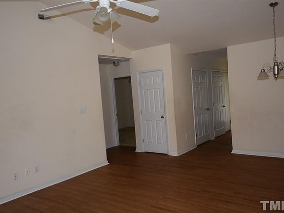 3rd image of 43 Towbridge St