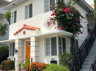 611 76th St, Miami Beach, FL 33141