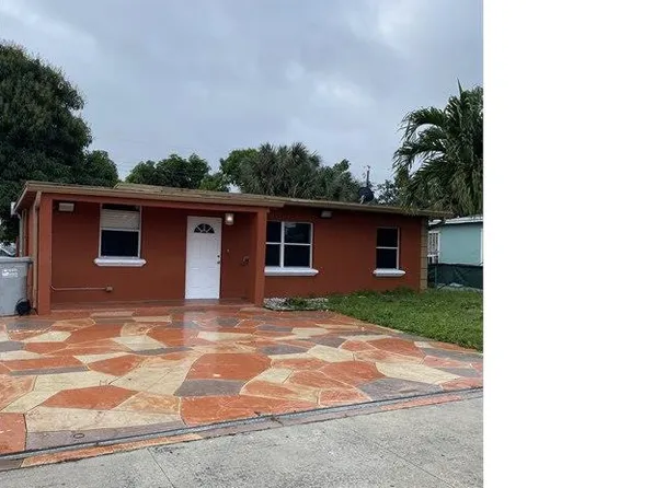 2726 NW 5th St, Pompano Beach, FL 33060